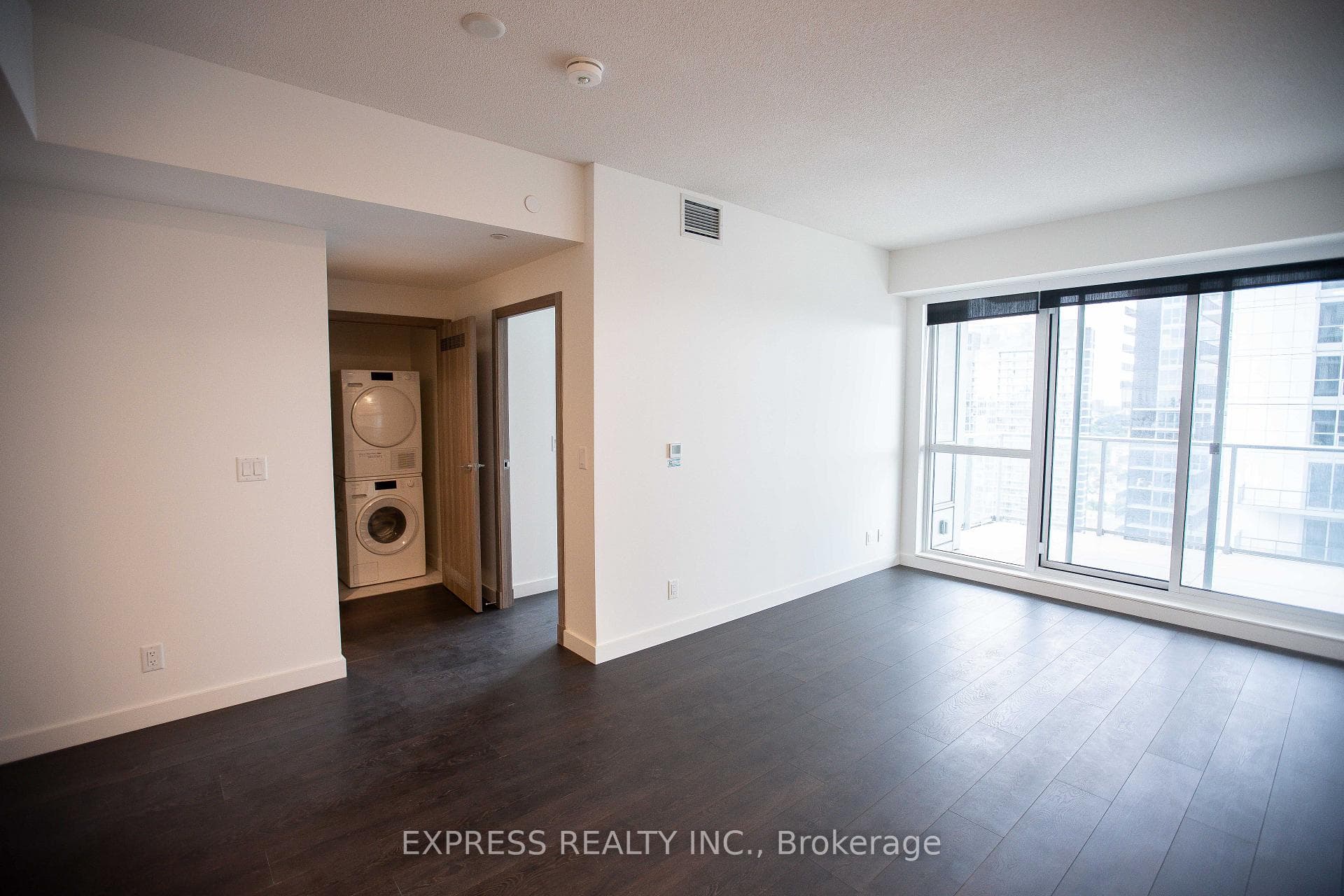 27 Mcmahon Drive Unit 2509 photo 10