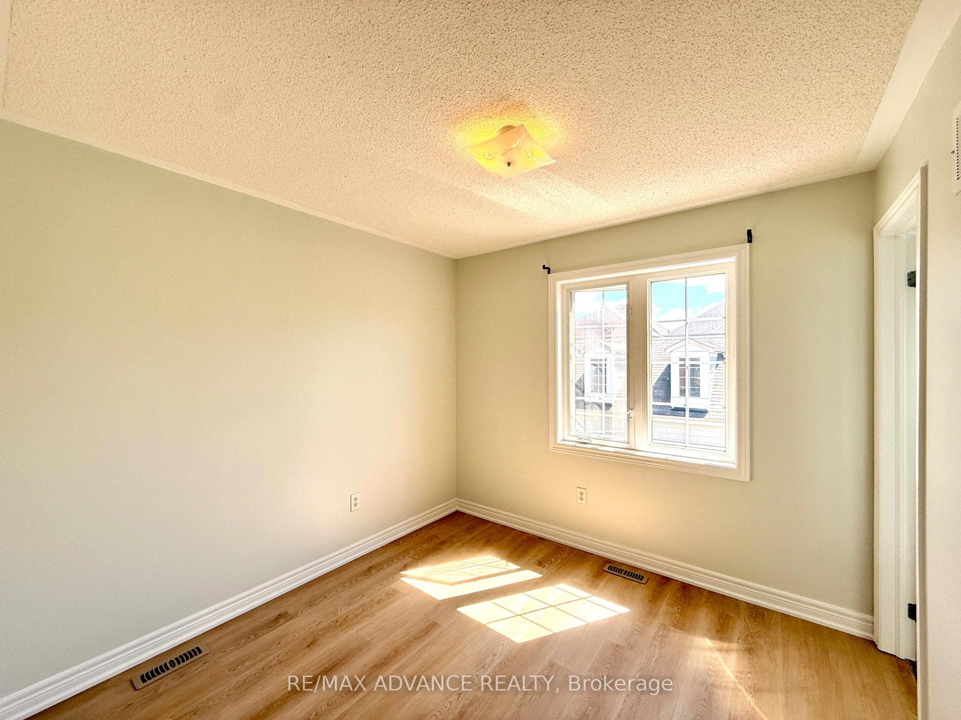 15 William Gaspar Court Unit Coach House photo 8