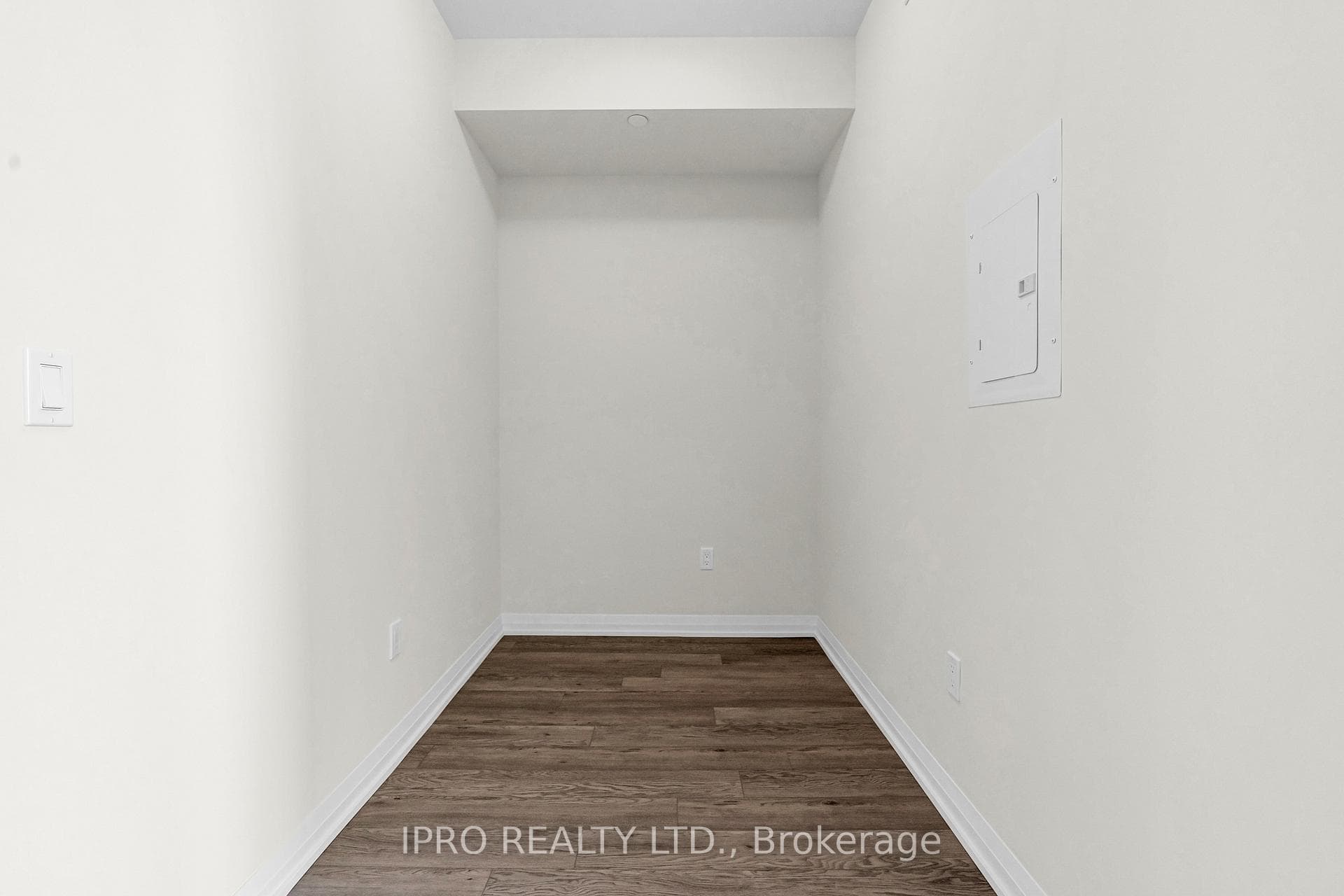 3006 WILLIAM CUTMORE Boulevard Unit 1002 photo 20