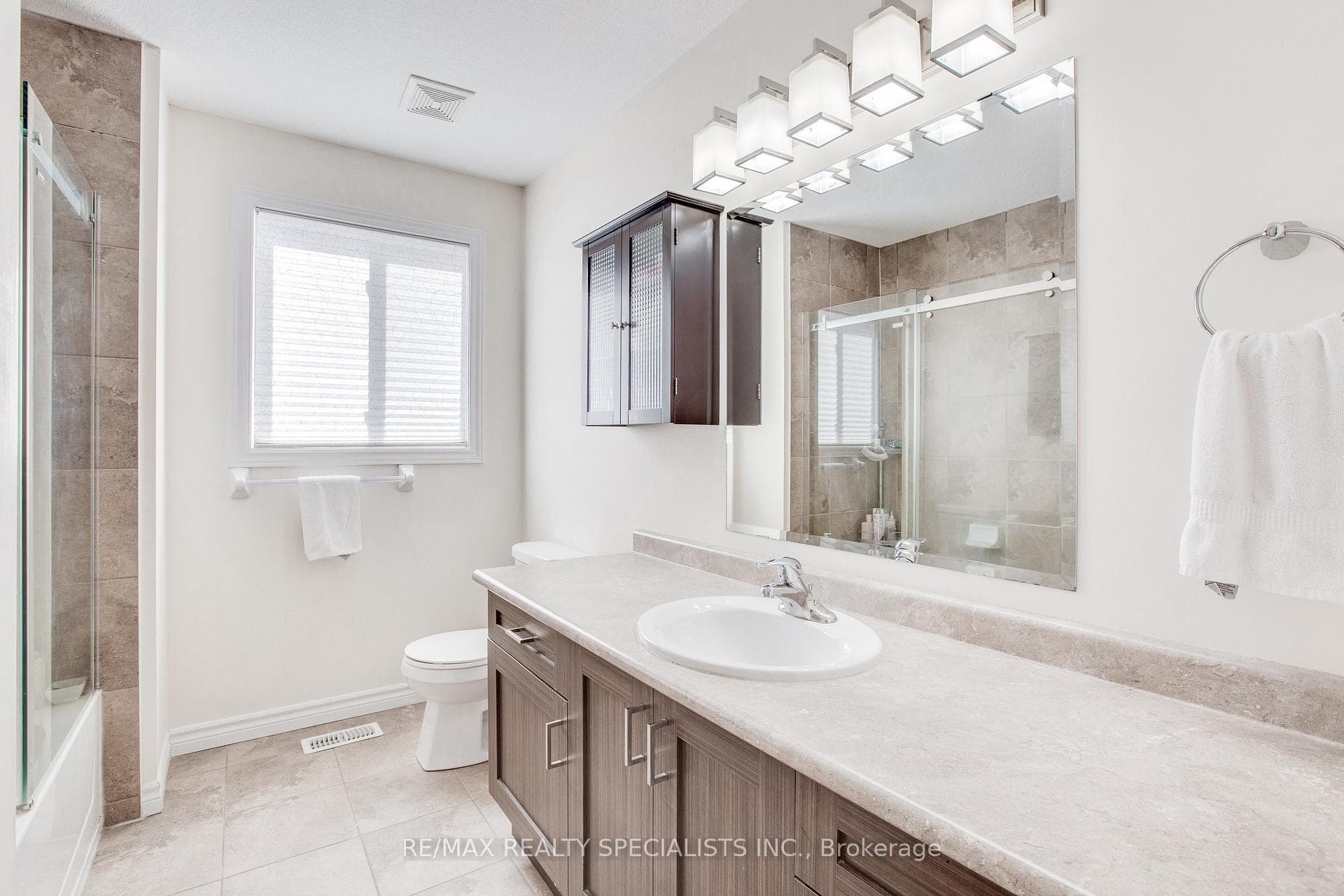 1856 Sedgefield Row photo 24