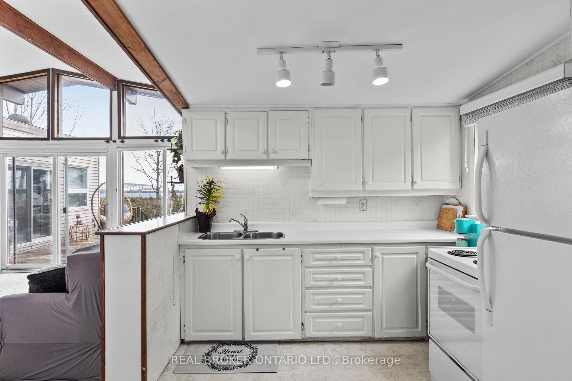 2817 Lakeside Drive photo 13