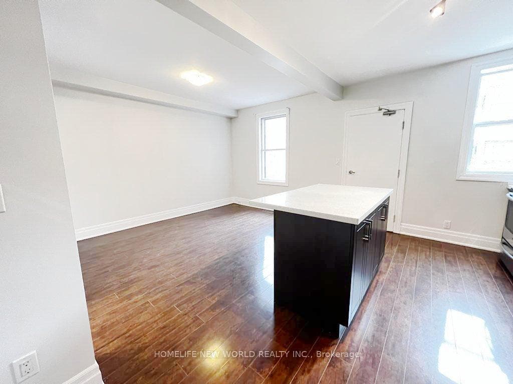 3 Roblocke Avenue Unit Main photo 5