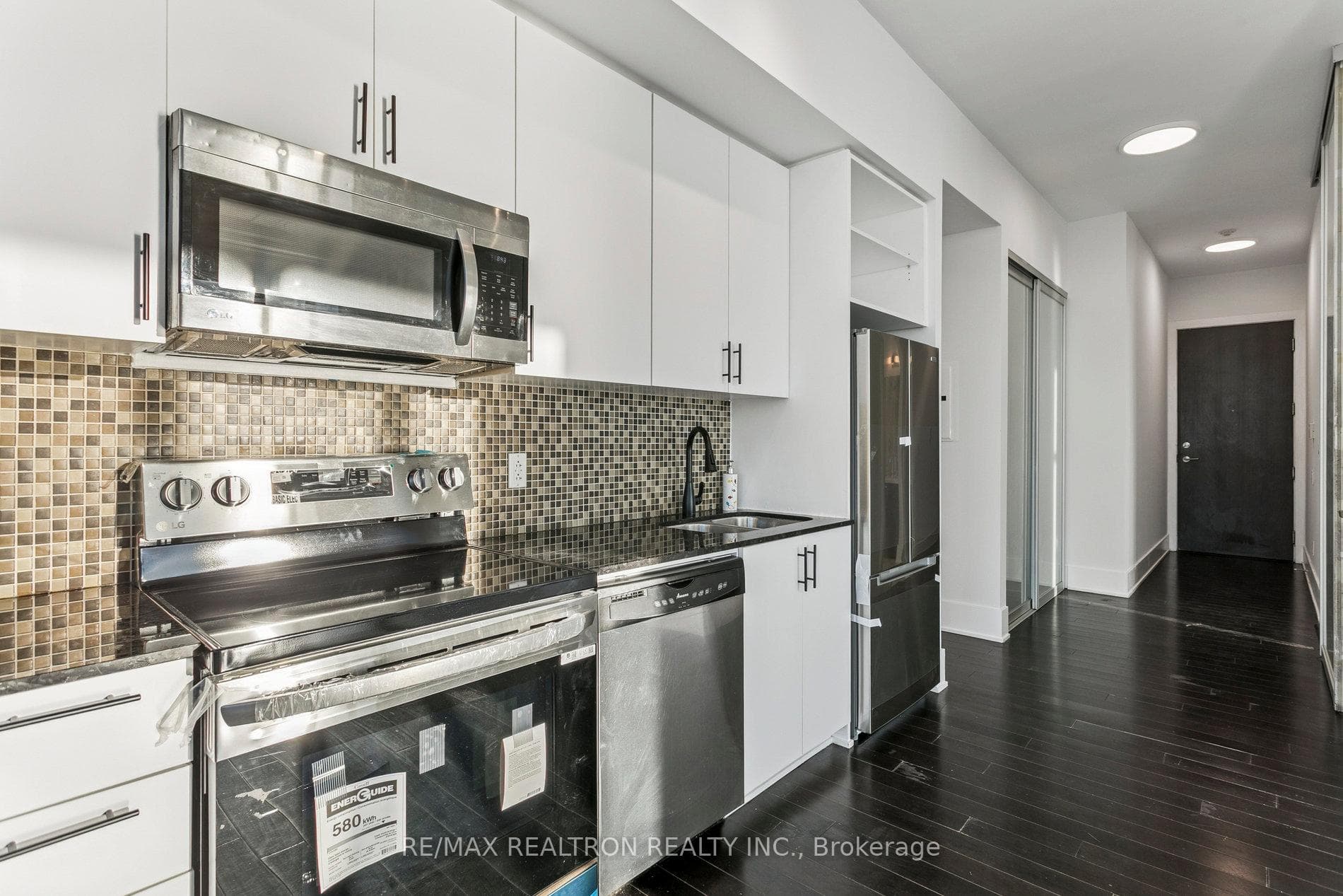 103 The Queensway N/A Unit 2805 photo 9