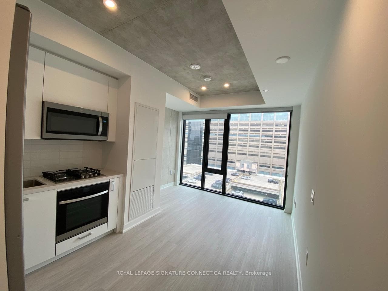 195 McCaul Street Unit 1107 photo 4