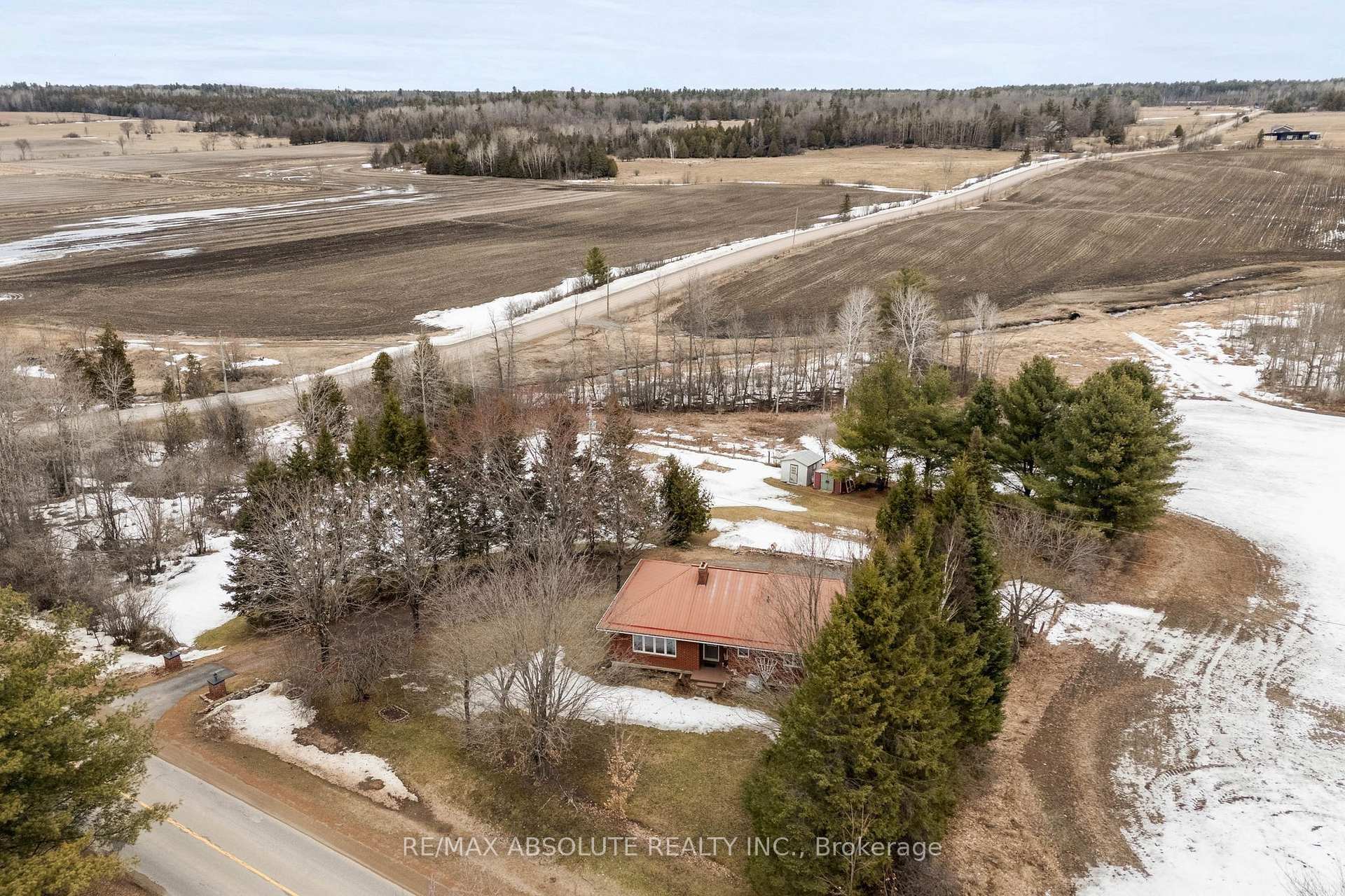 864 McLachlan Road photo 36