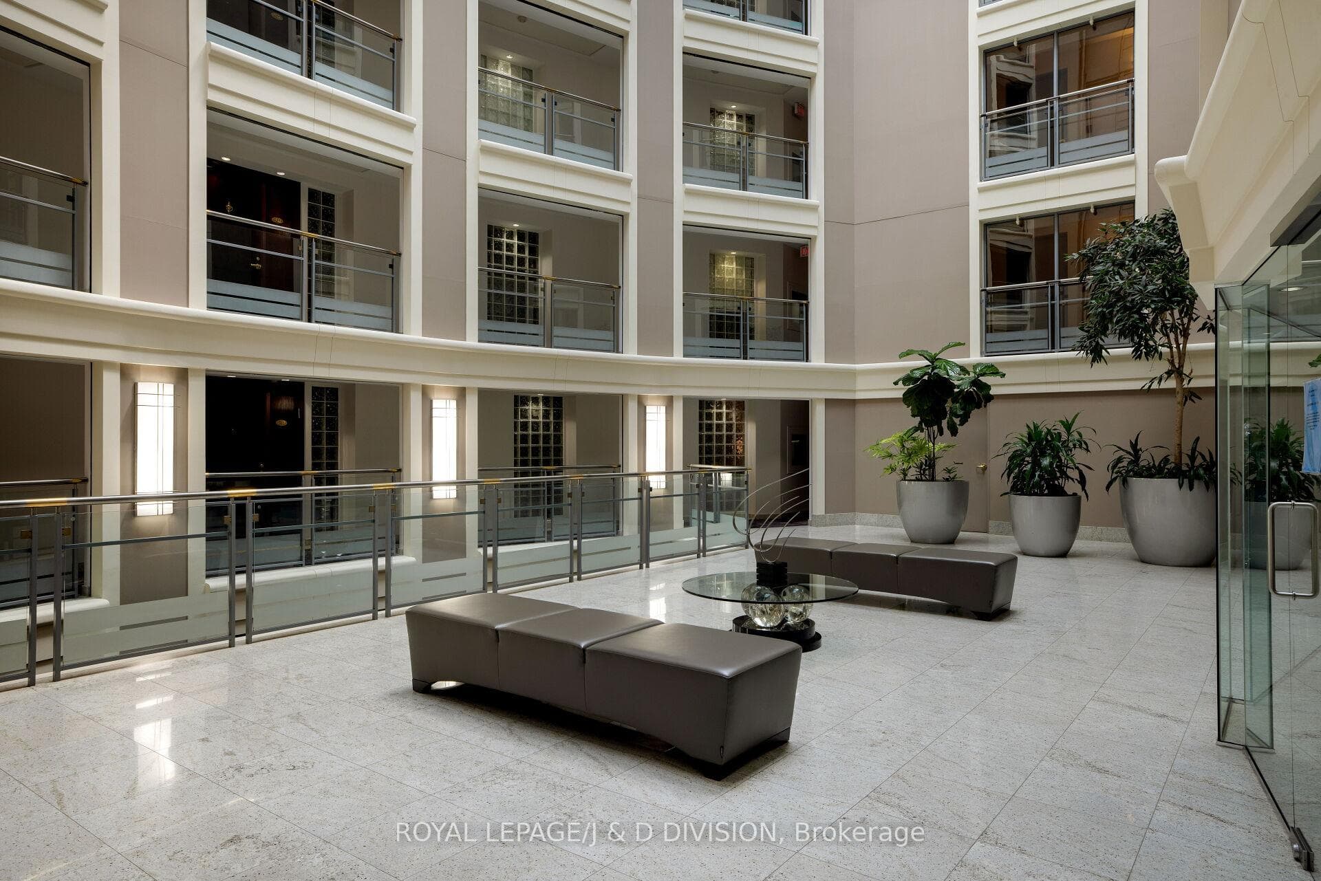 2727 Yonge Street Unit 714 photo 19