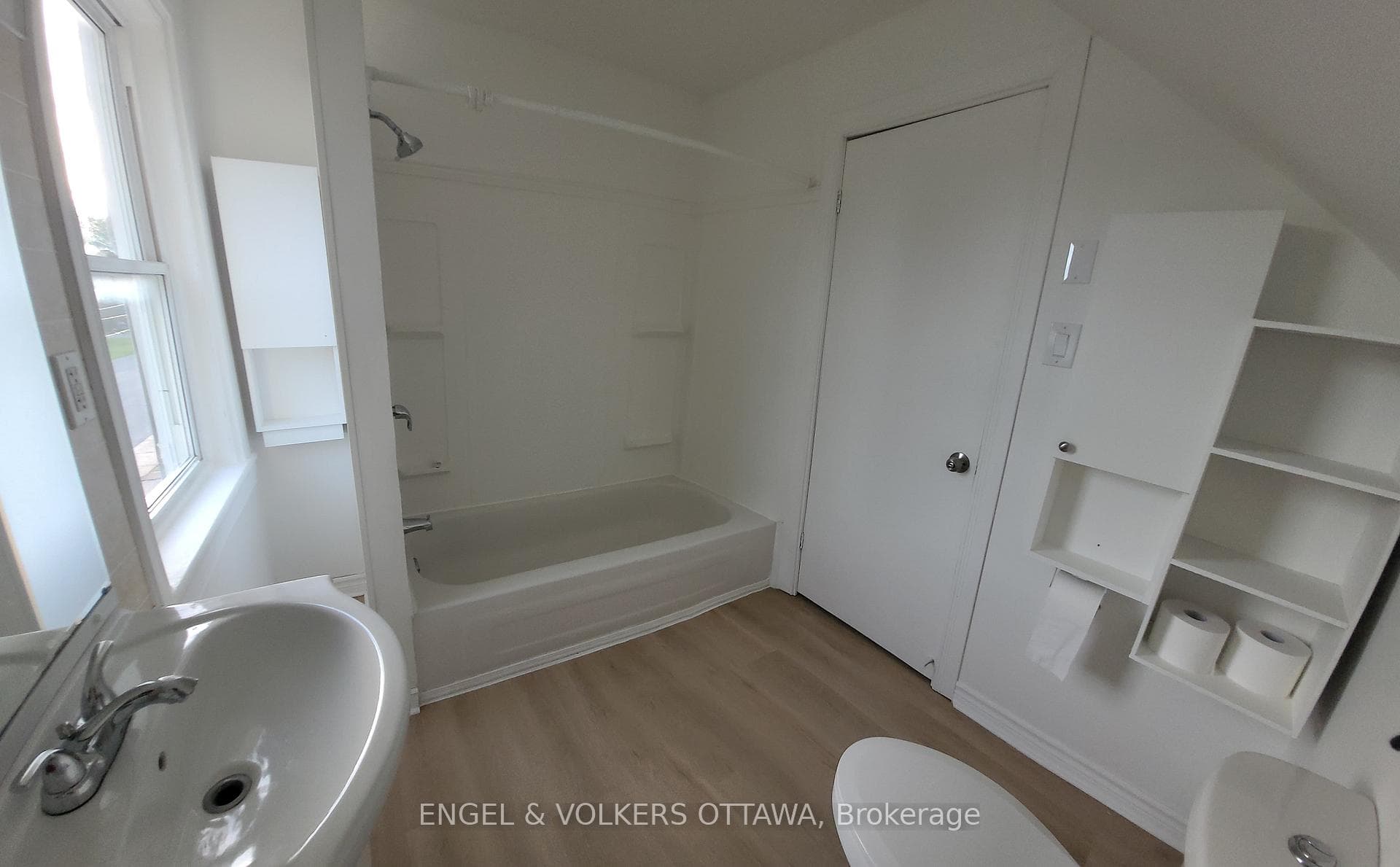 728 Laval Street photo 7