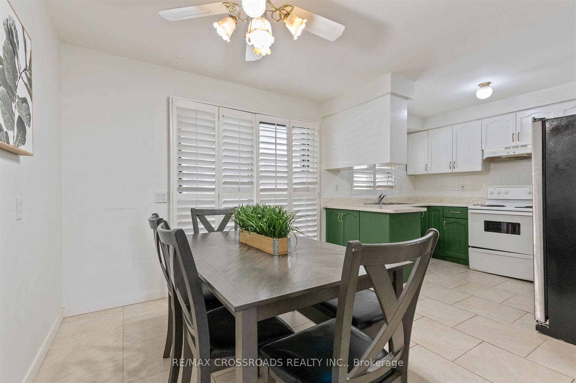 98 Willowridge Road photo 16
