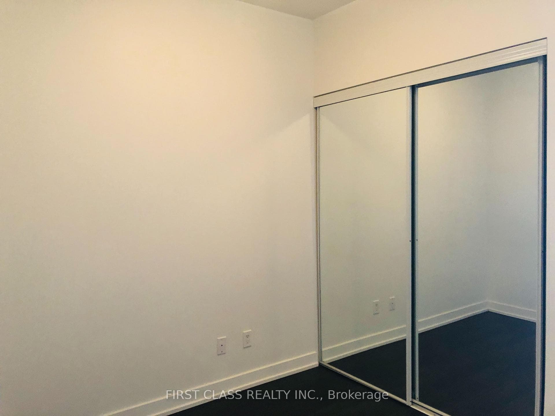 20 Bruyeres Mews Unit 2309 photo 10