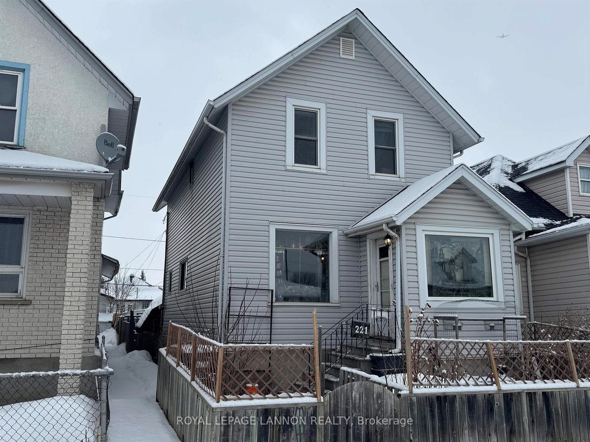 221 Heron Street photo 1
