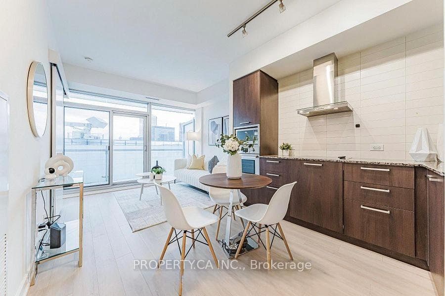 14 York Street Unit 4809 photo 1