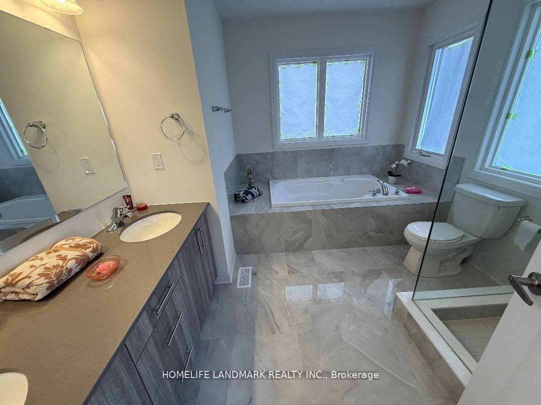 18 Tyler Avenue photo 32