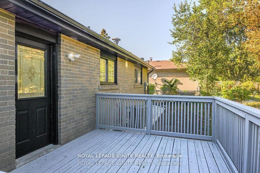4 Drayton Crescent photo 42