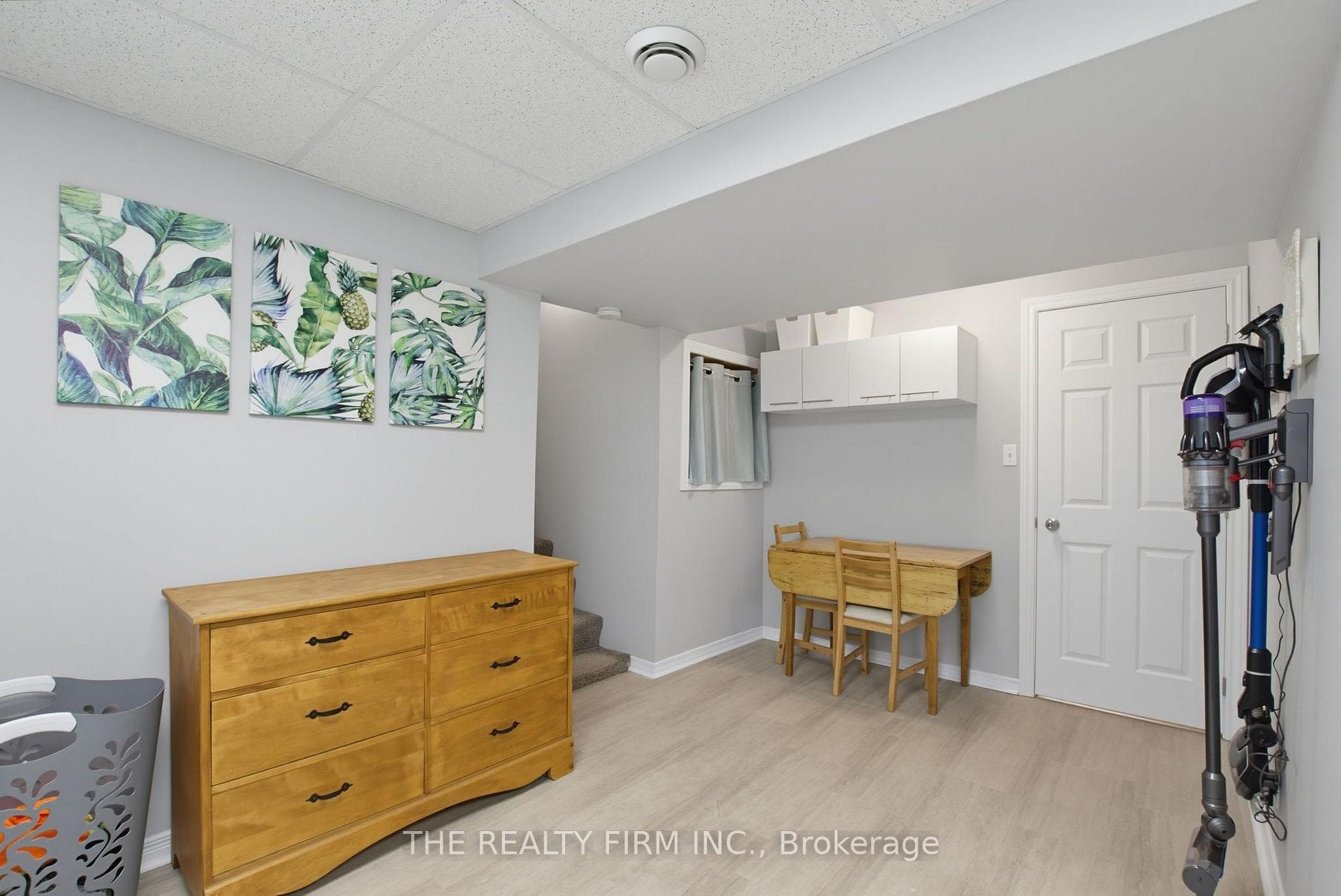 493 Maple Street photo 30