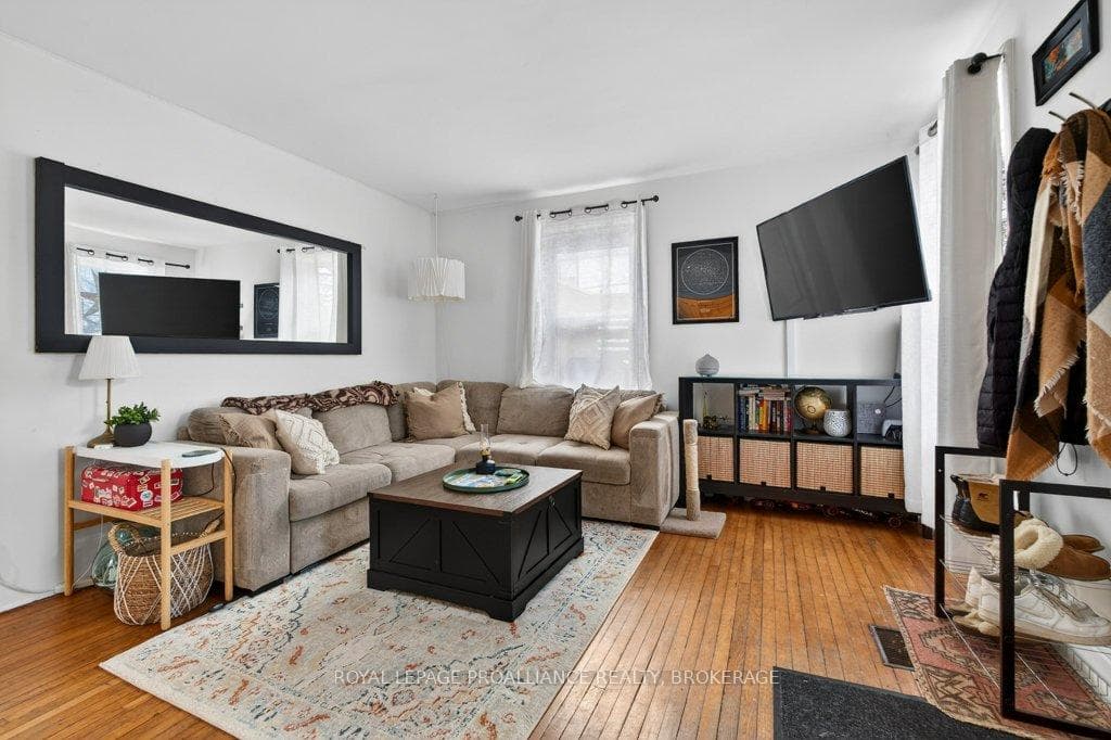151 Adelaide Street photo 8