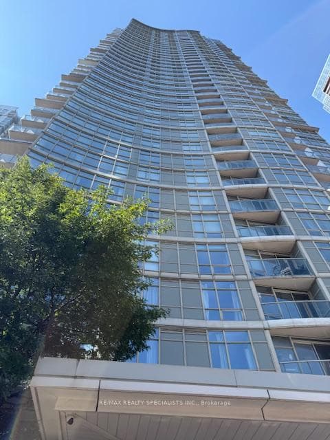10 NAVY WHARF Court Unit 2803 photo 1