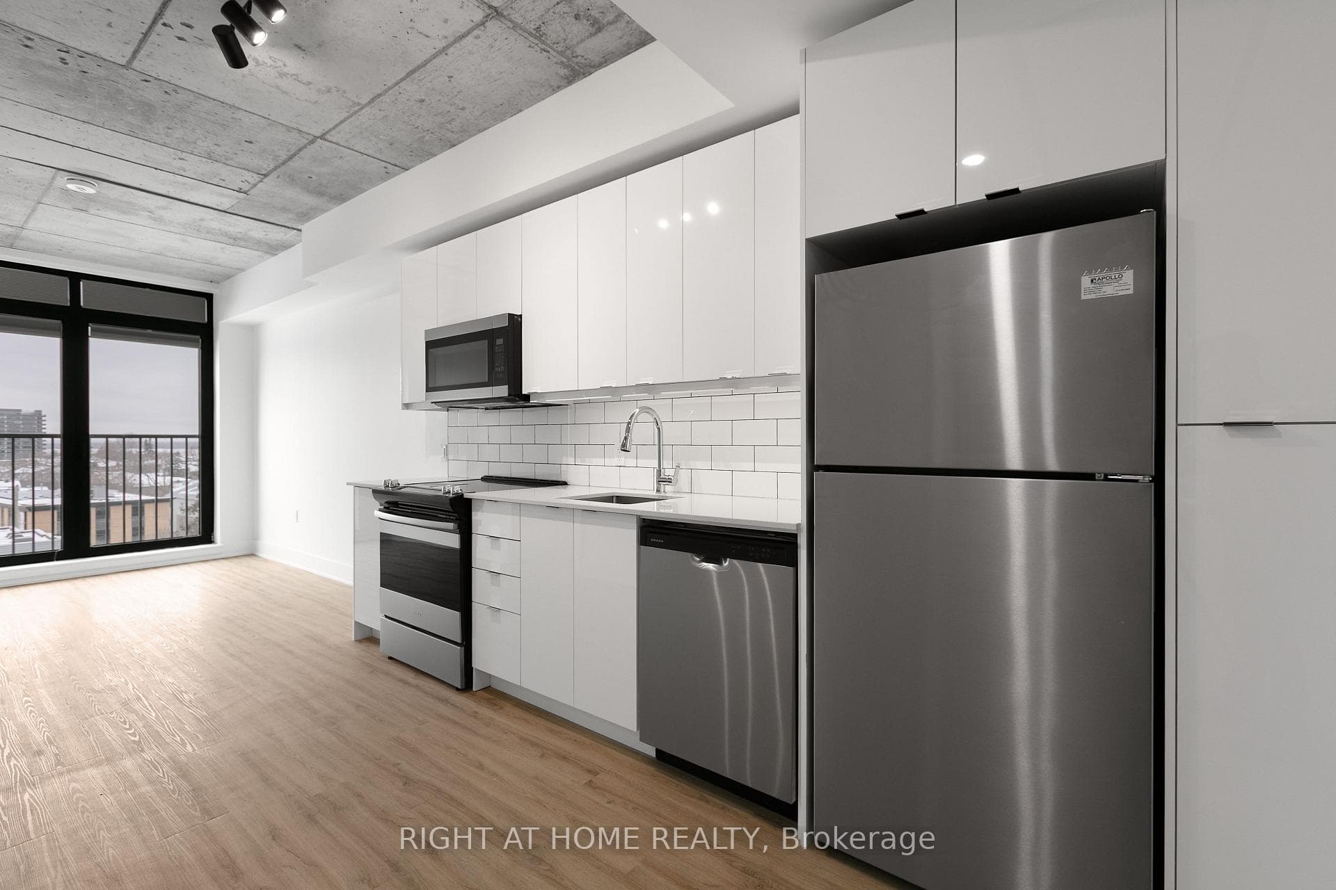 377 Winona Avenue Unit 312 photo 5