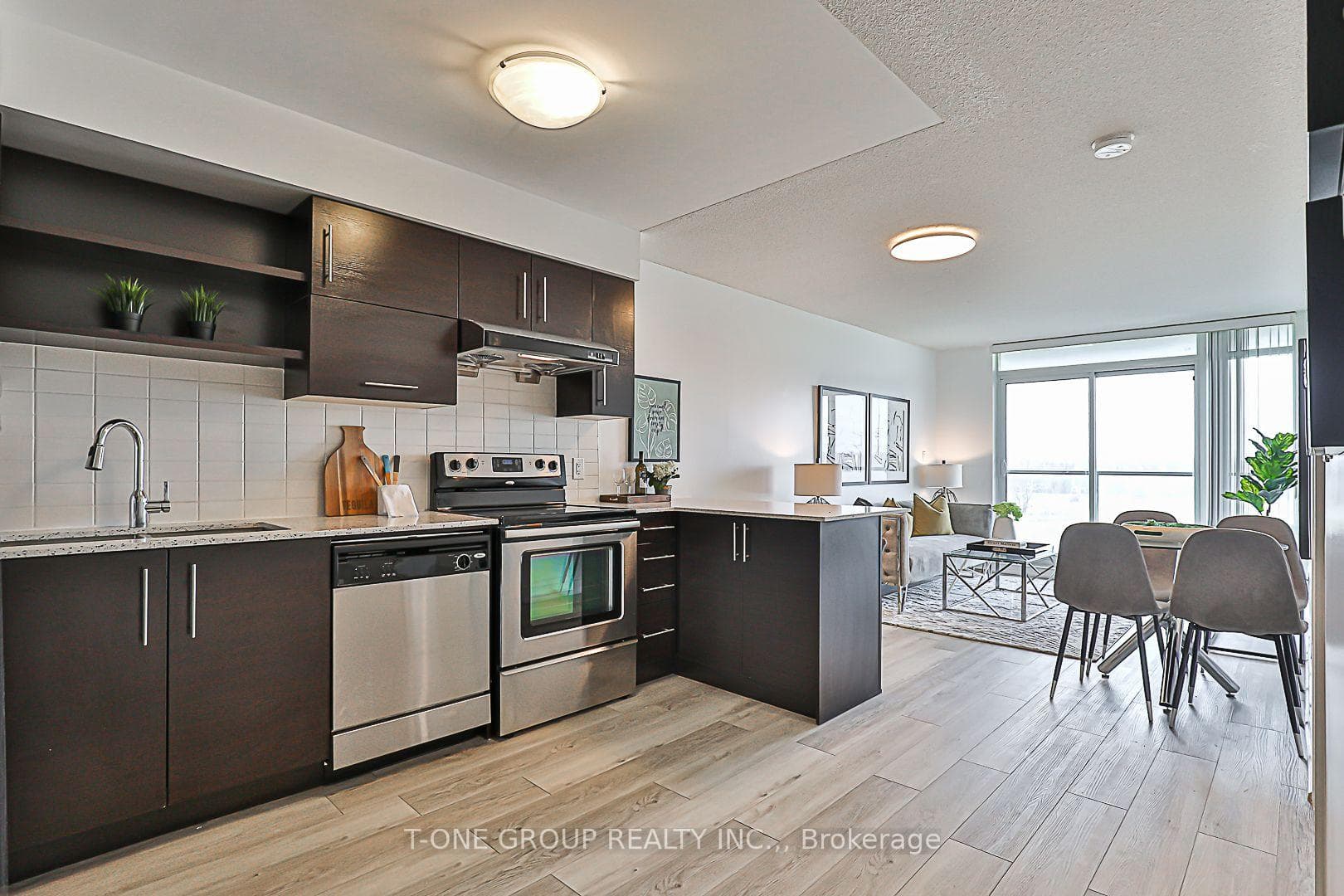 253 South Park Road Unit 703 photo 3