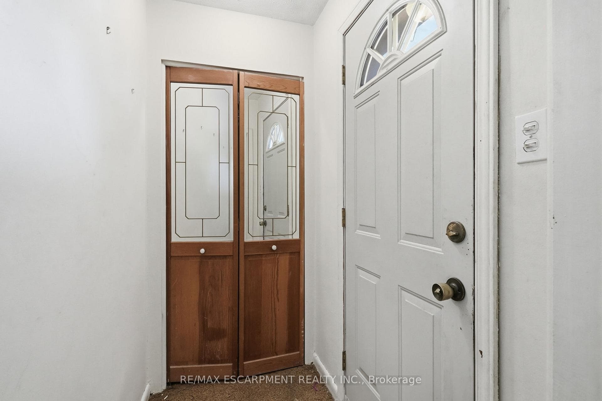 34 Eaton Place photo 3