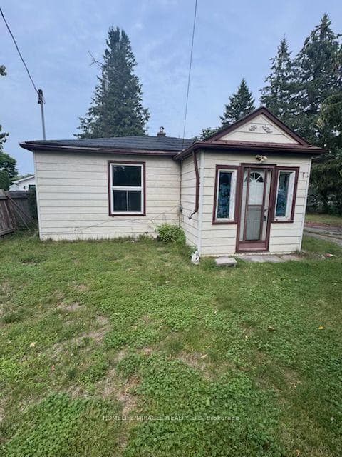 869 Townline Road photo 1