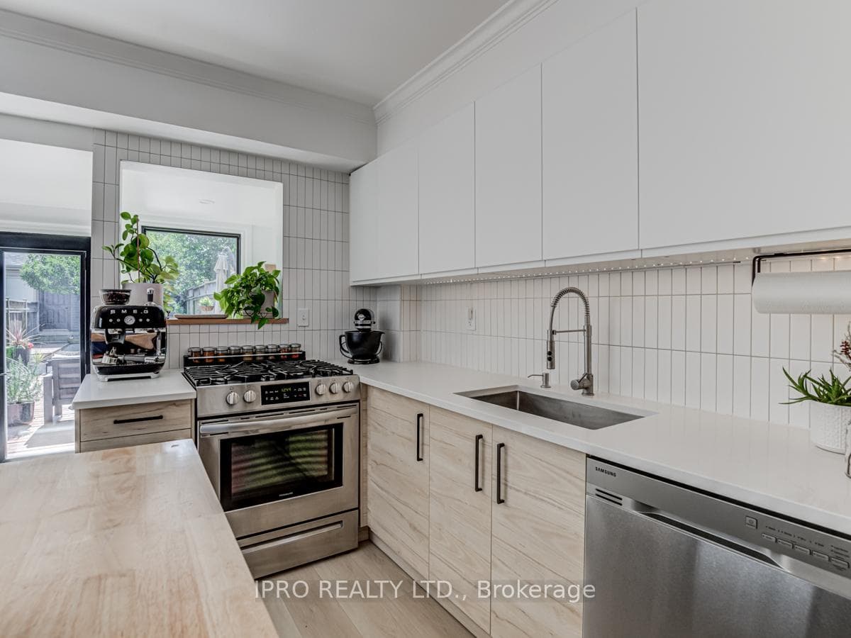 81 Coleman Avenue photo 16