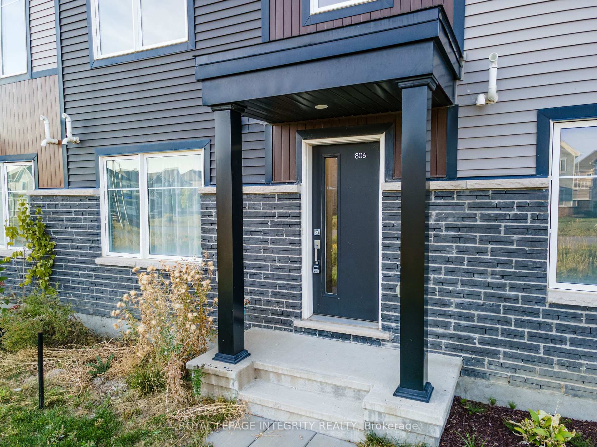 806 Everbloom Lane photo 4