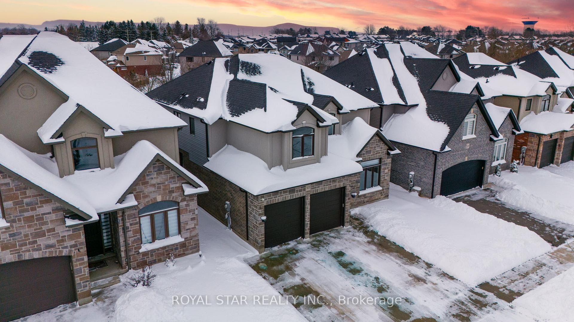 325 Masters Drive photo 3