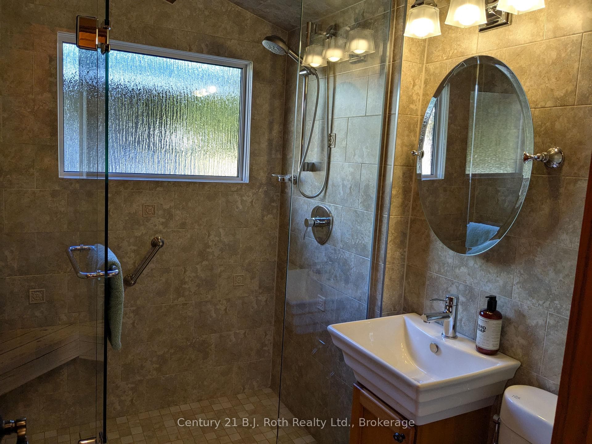 Modern 3 pc Bathroom