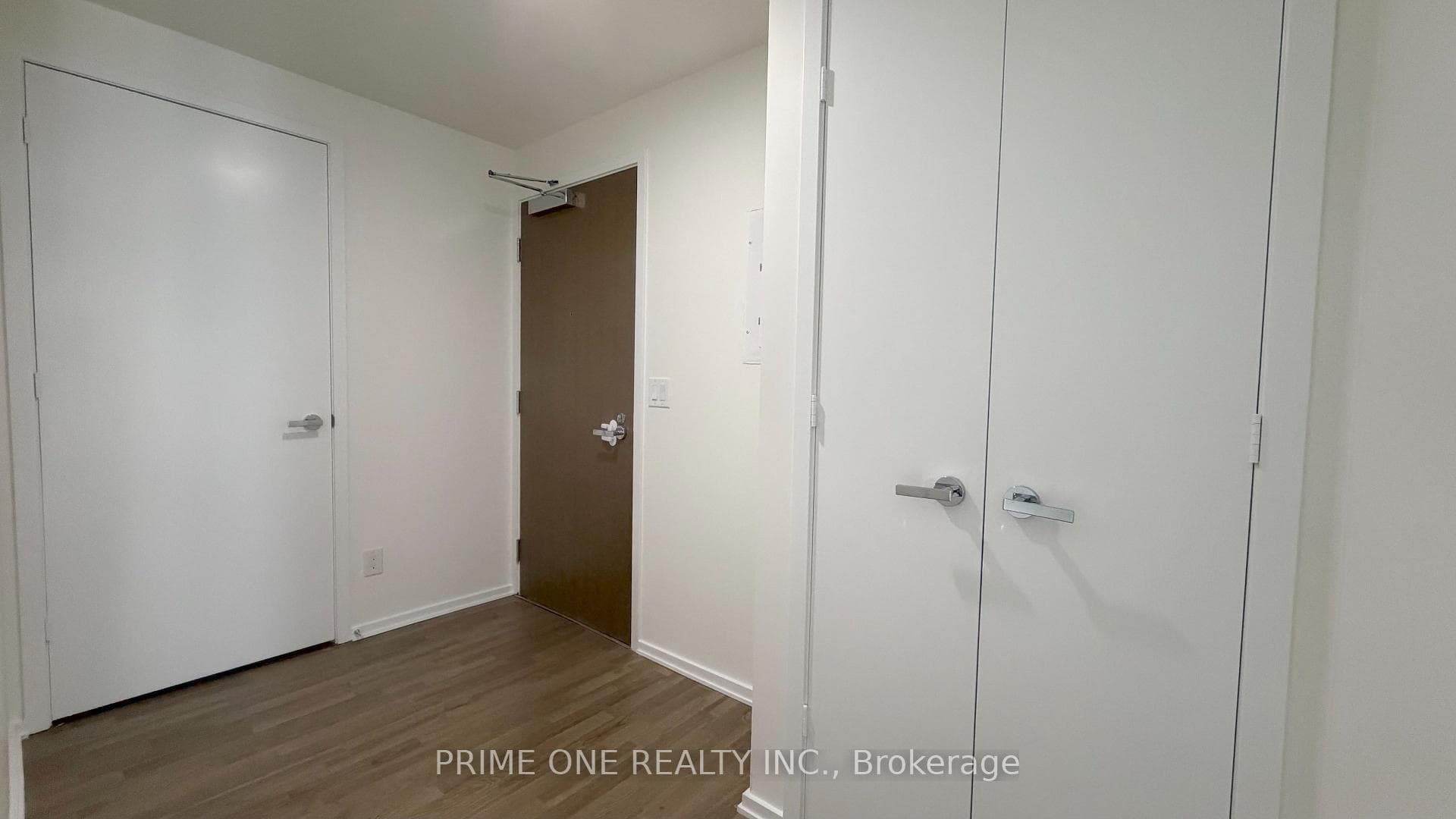 1 Bloor Street Unit 1704 photo 4