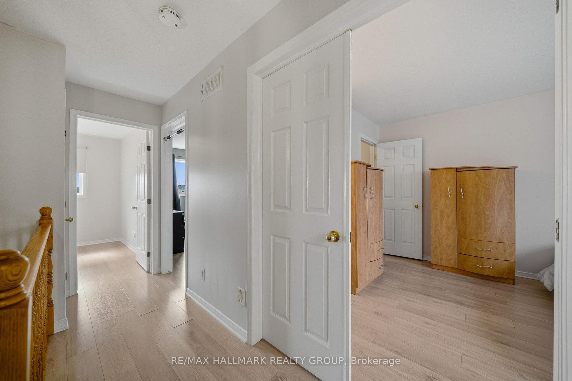 902 Paradise Crescent photo 15