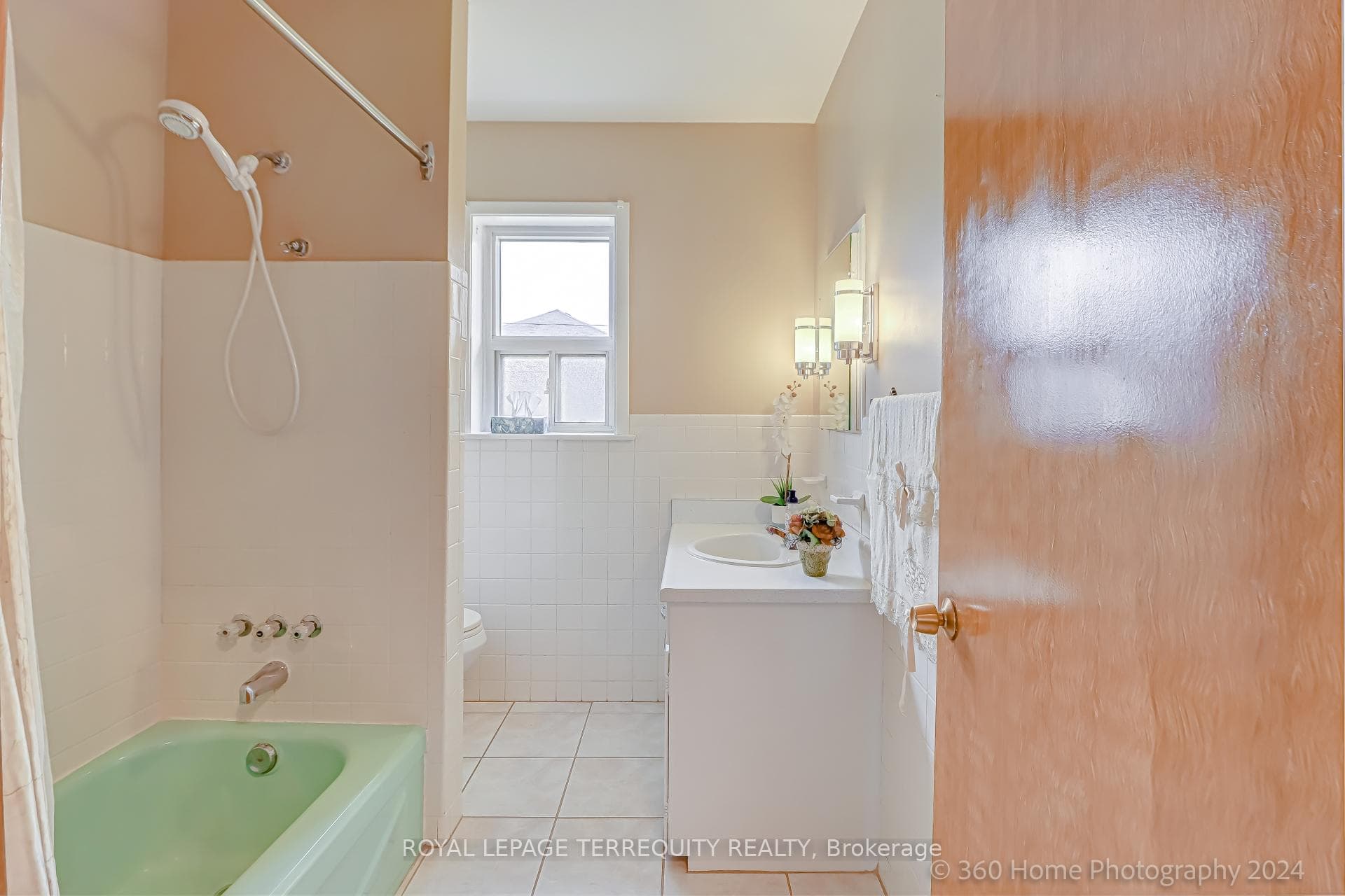 146 Earlscourt Avenue photo 16