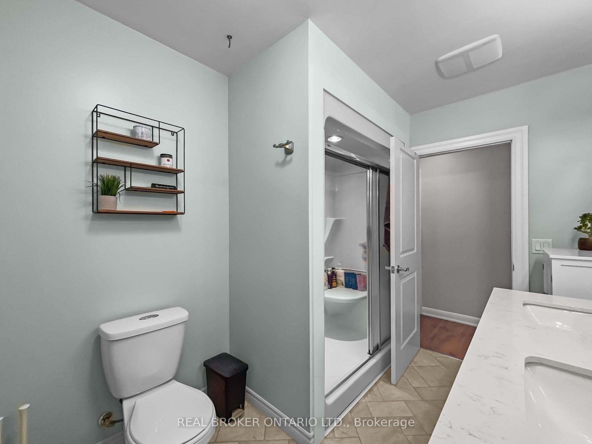 21 Richard Avenue photo 10