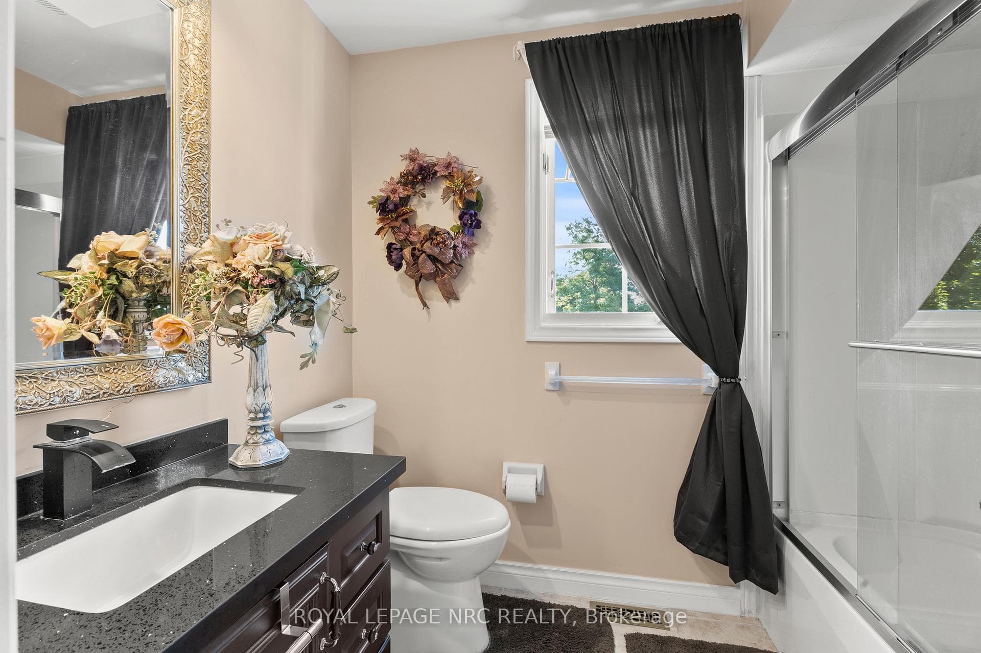 86 Huntington Lane photo 28