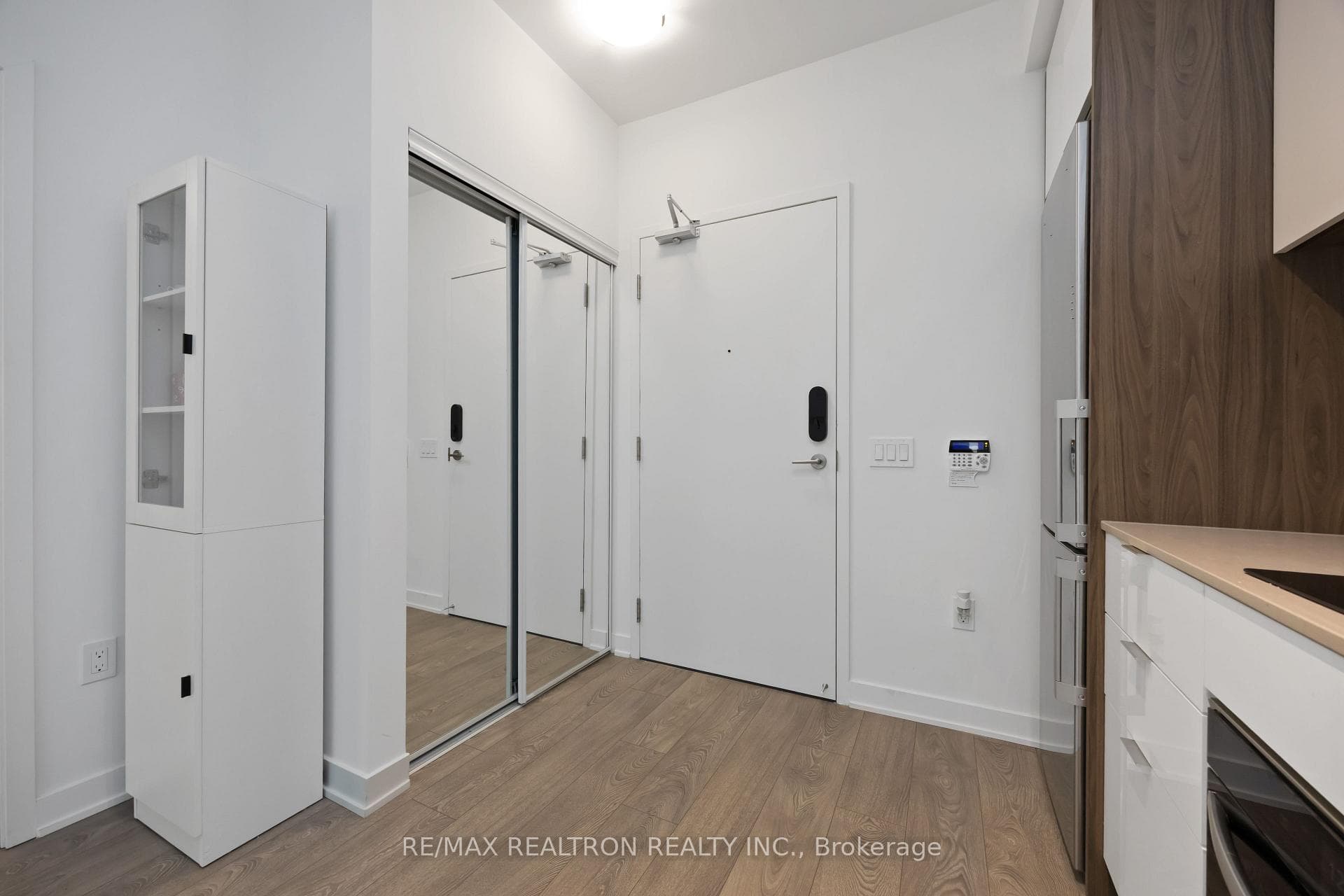 543 Richmond Street Unit 324 photo 4