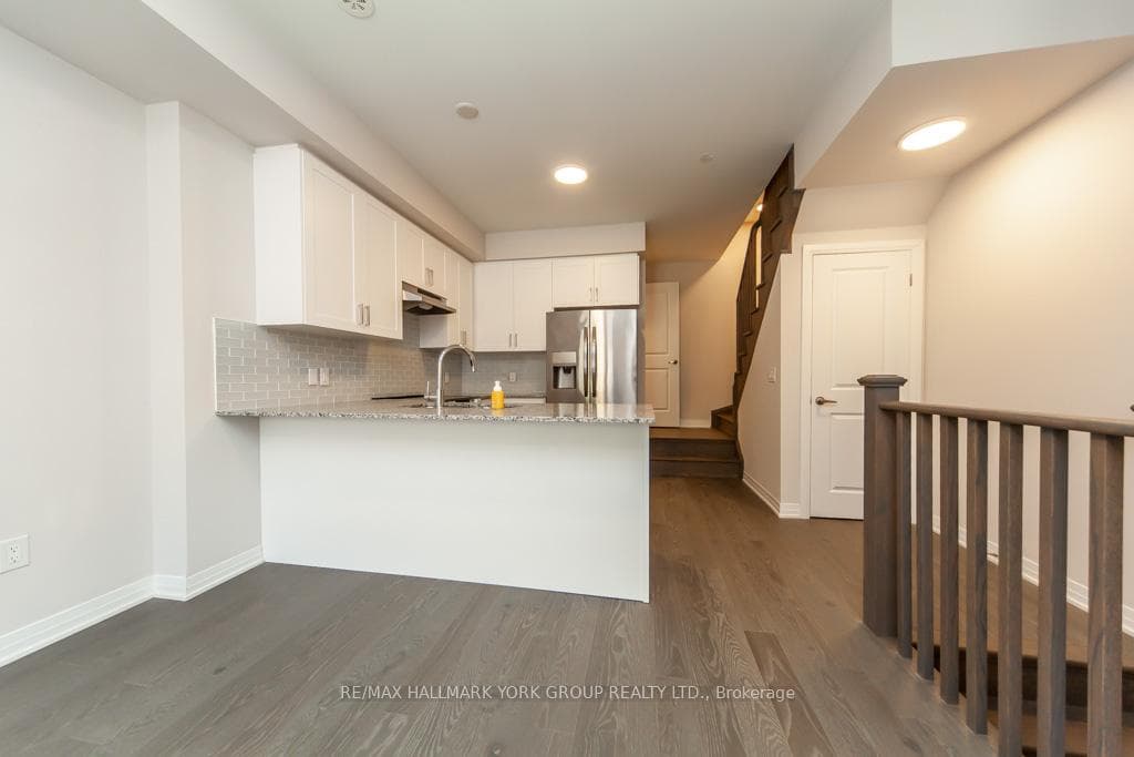40 BAYNES Way Unit 13 photo 7