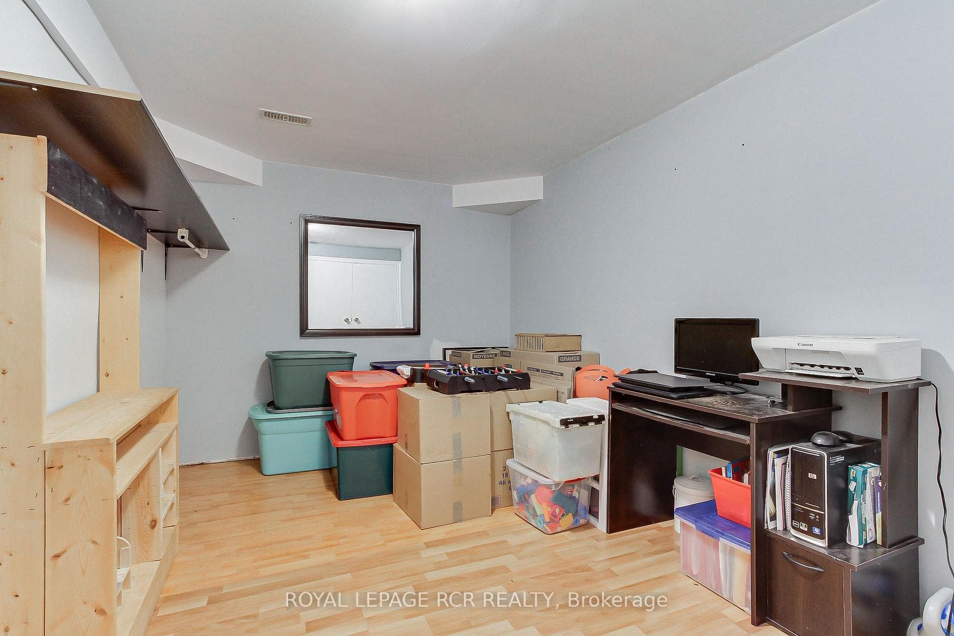 228 Collings Avenue photo 32