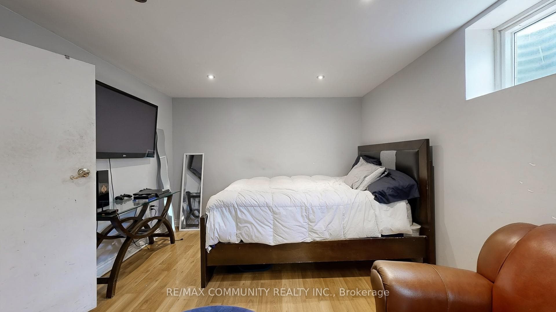 7 Gemshaw Crescent photo 41
