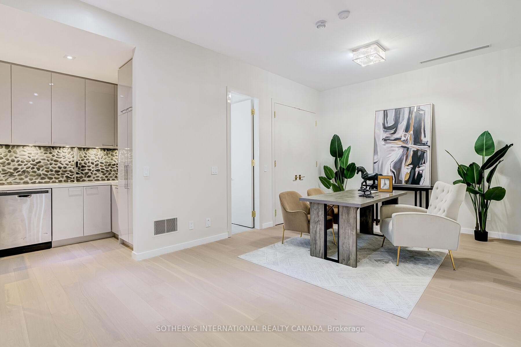 4599 Langstaff Road photo 37