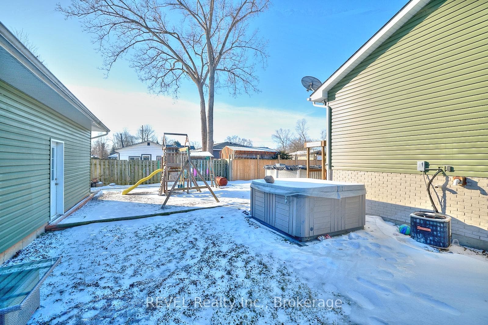 3771 Roxborough Avenue photo 6