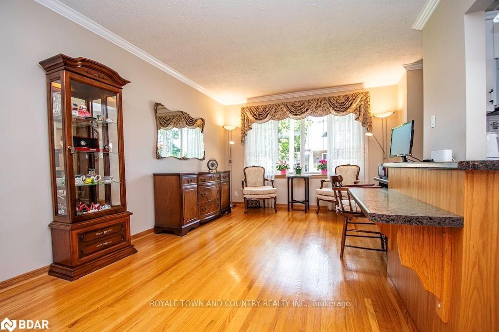 55 Wellington Street photo 5