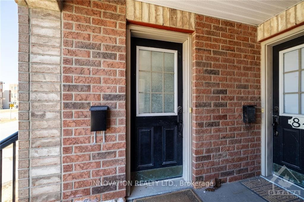 840 LONGFIELDS Drive photo 2