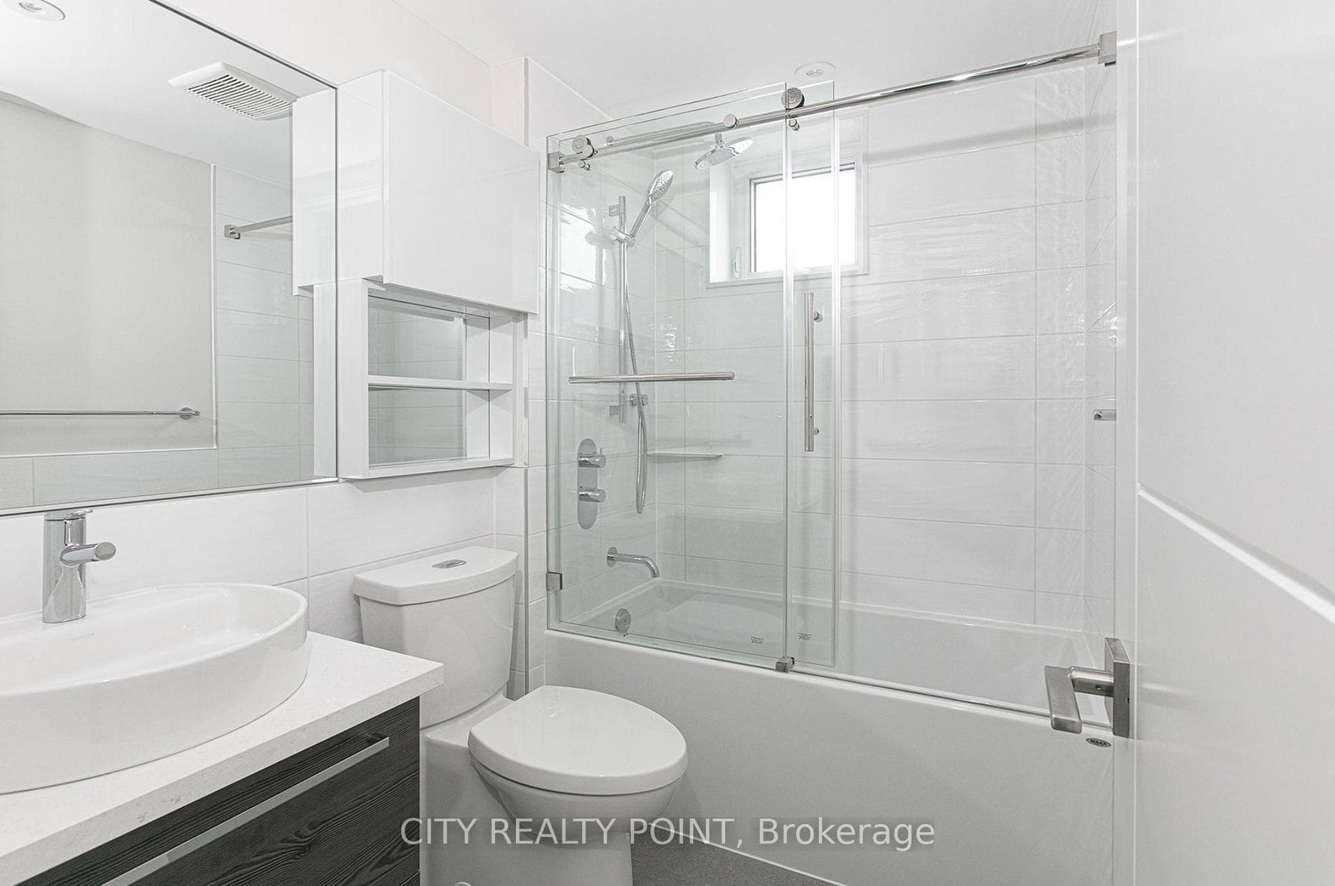 11 Walmer Street Unit 604 photo 8
