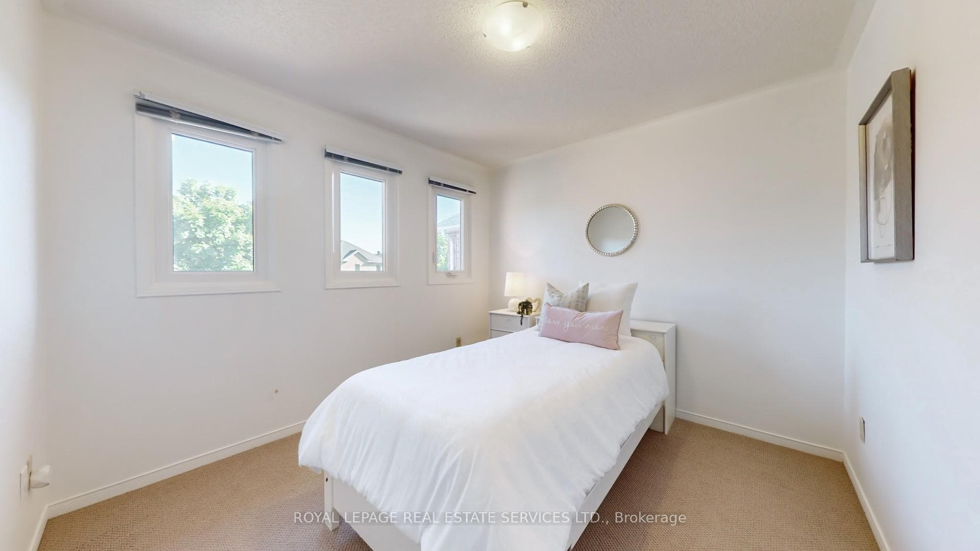 249 Thornway Avenue photo 21