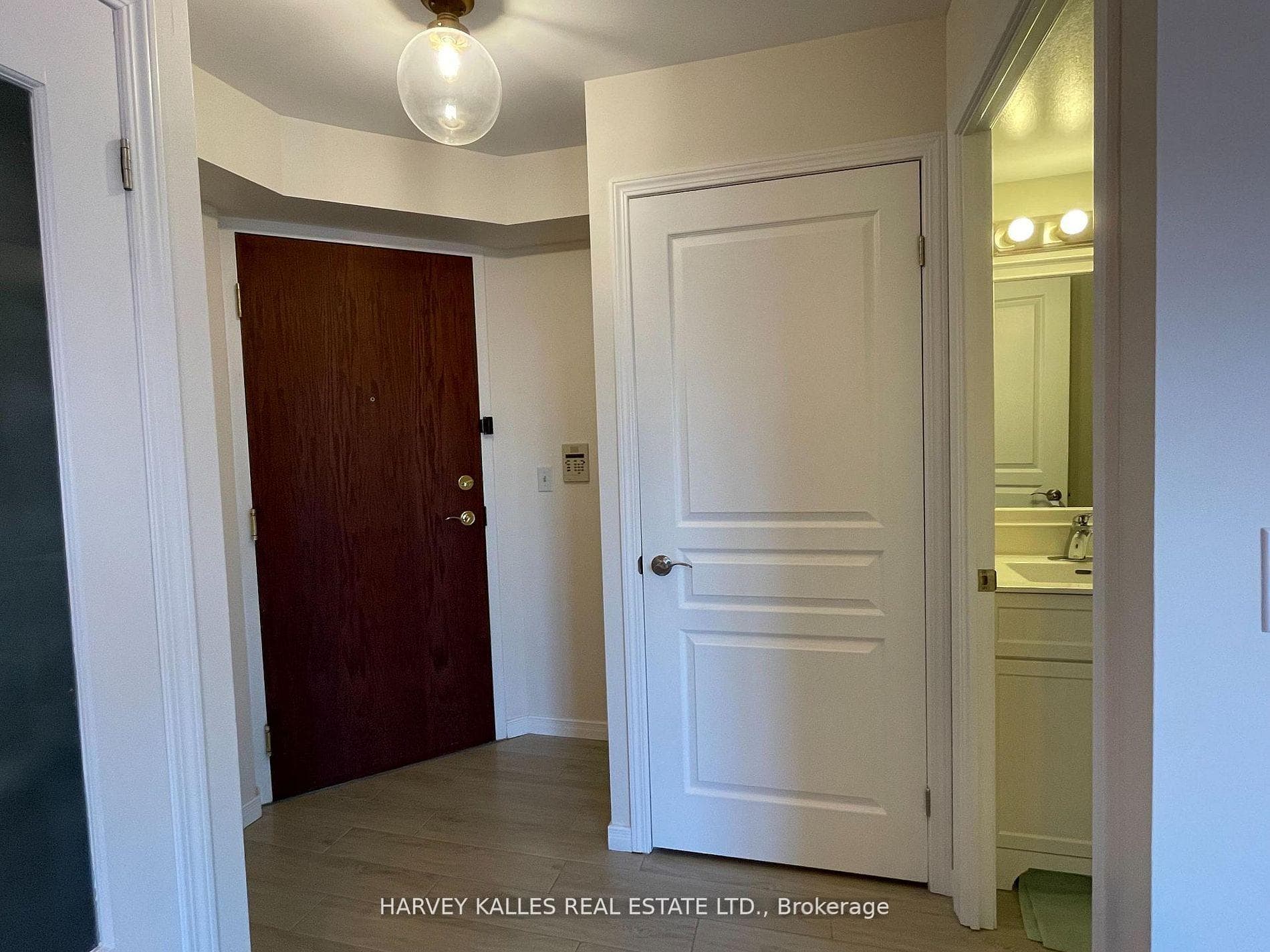 2545 Erin Centre Boulevard Unit 1704 photo 18