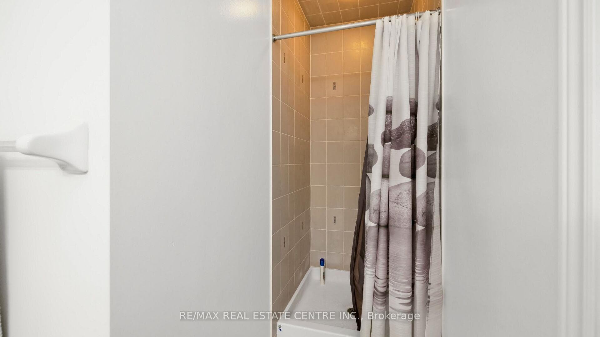 634 Hammond Street photo 34