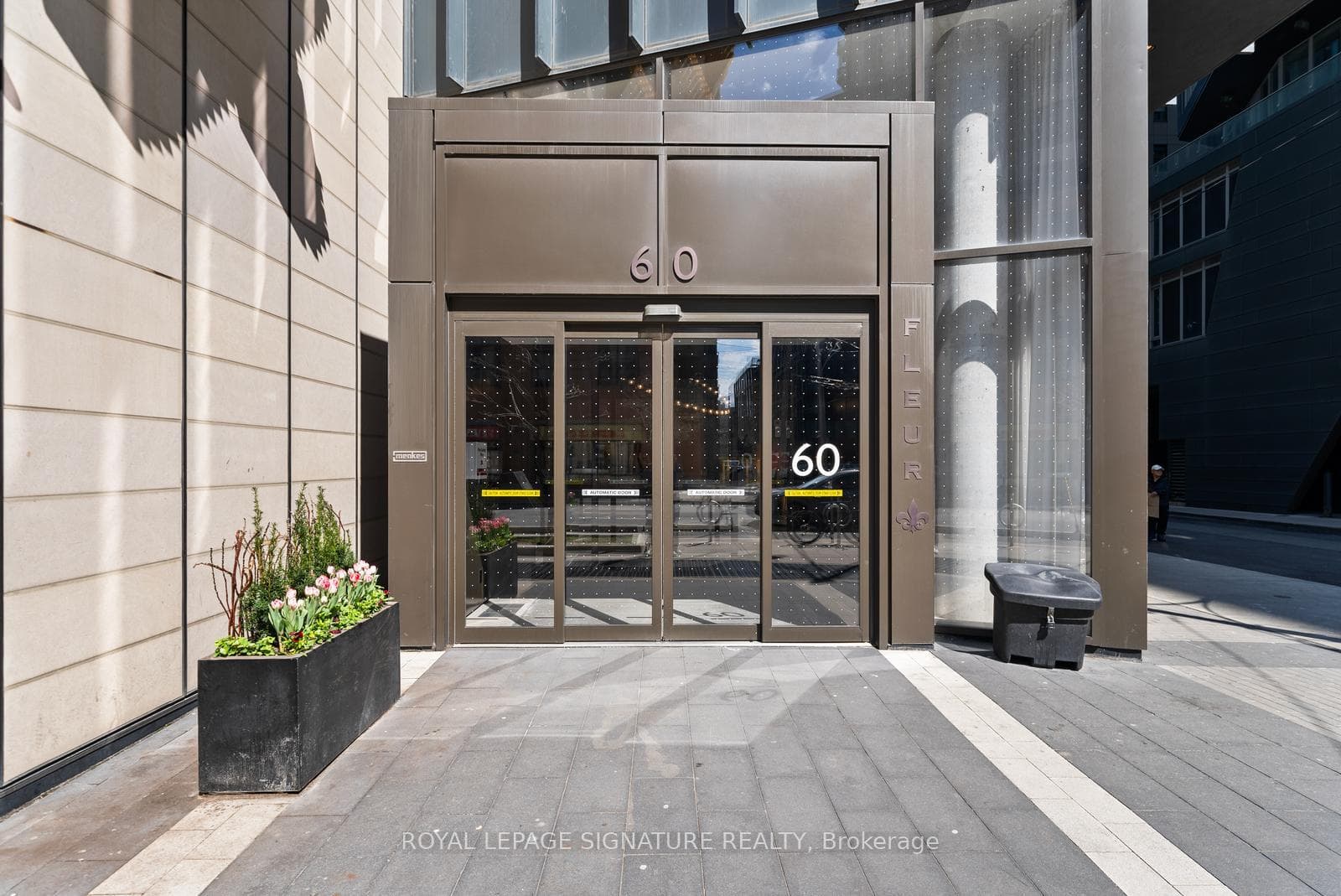 60 Shuter Street Unit 605 photo 25