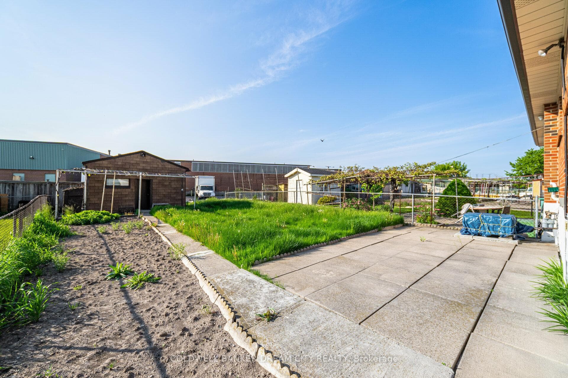 286 Hullmar Drive photo 35