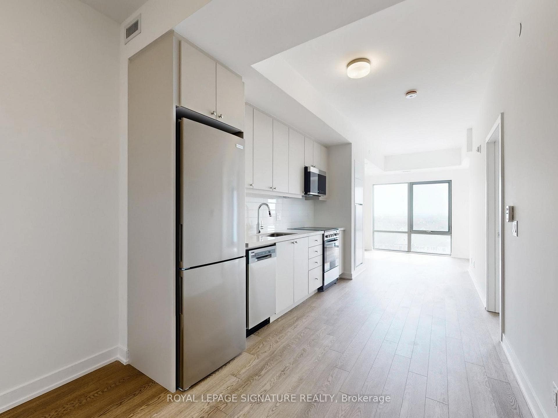 51 Clarington Boulevard Unit 821 photo 1