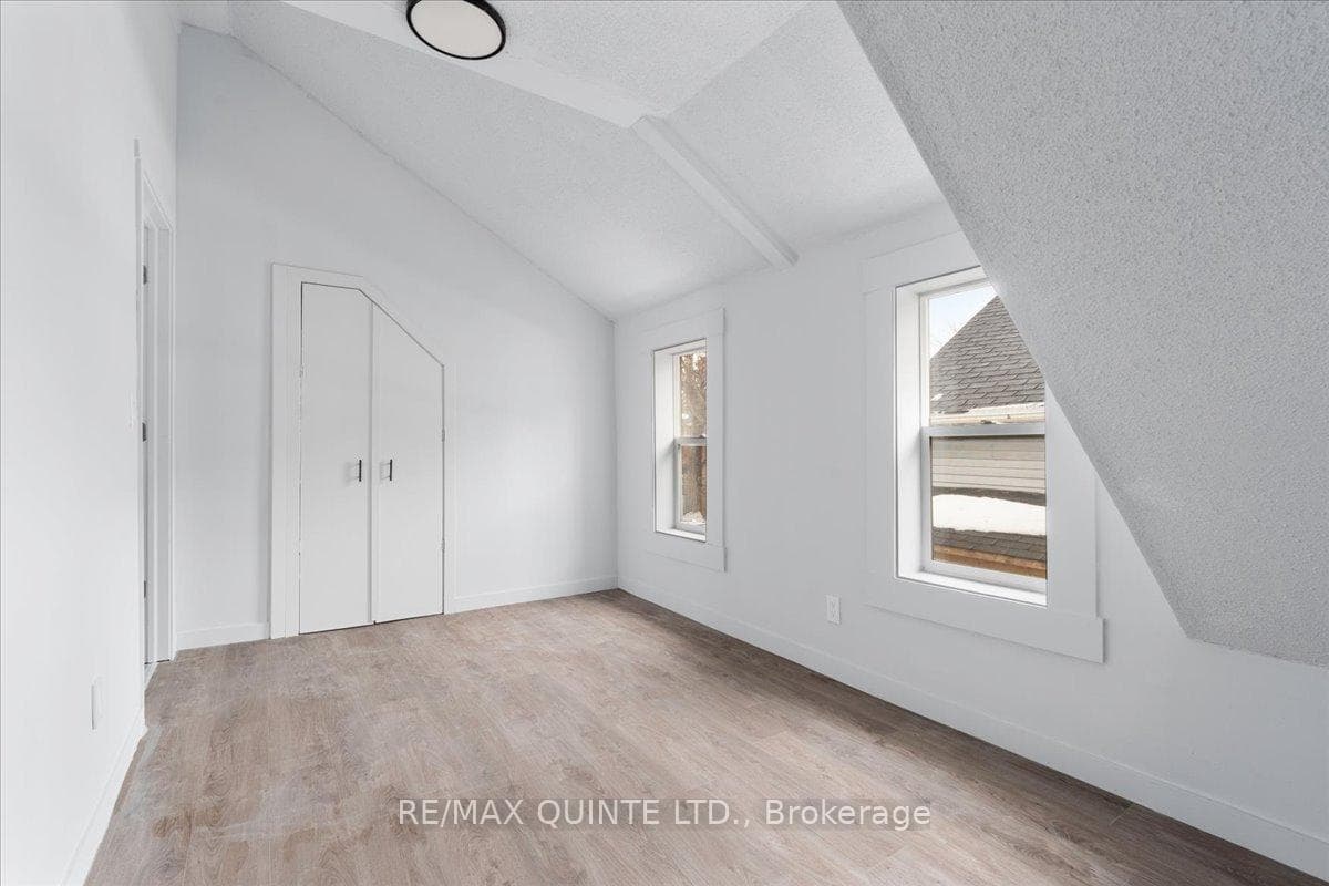 126 Henry Street photo 29