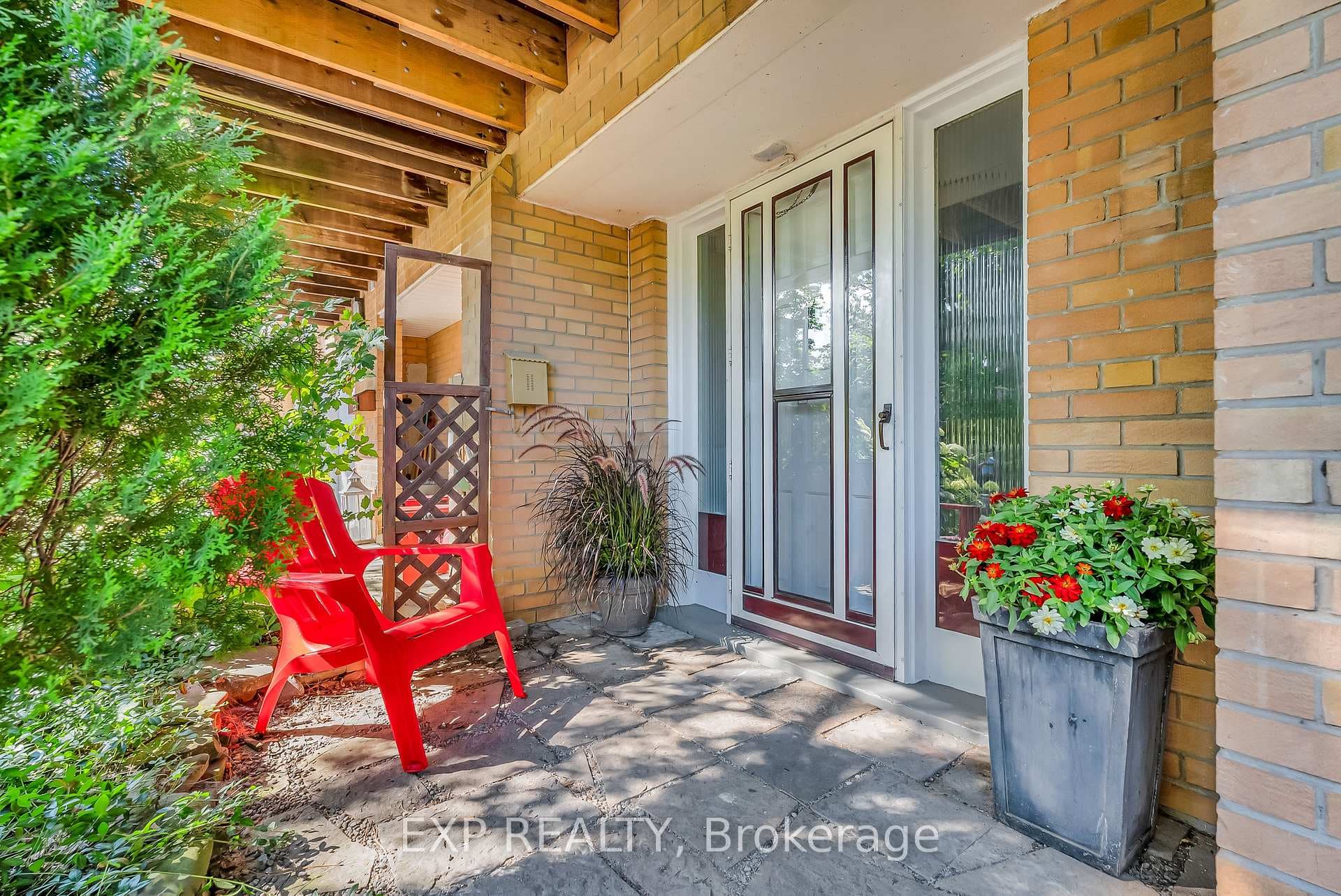 27 Tulip Street Unit 10 photo 2
